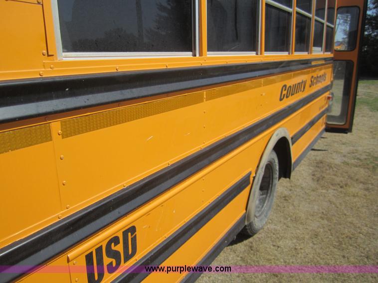 image for item B3020 2001 Chevrolet Express G3500 school bus