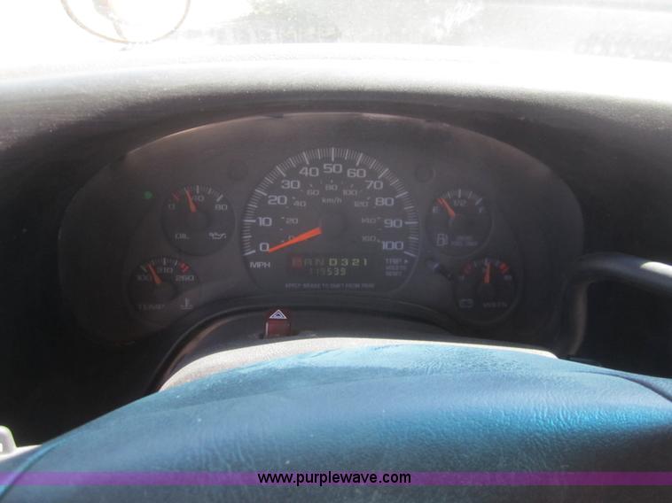 image for item B3020 2001 Chevrolet Express G3500 school bus