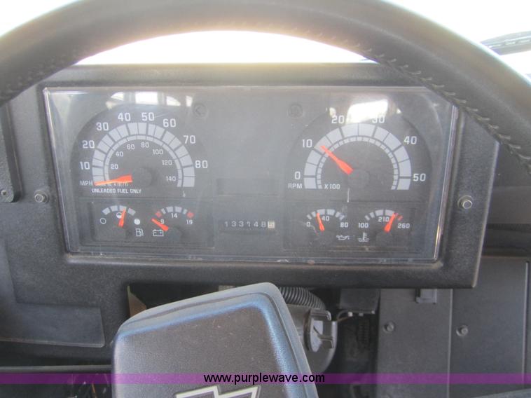 image for item B3021 1996 Chevrolet B7 Blue Bird school bus