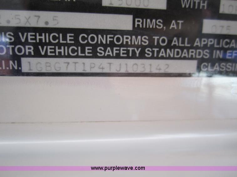 image for item B3021 1996 Chevrolet B7 Blue Bird school bus