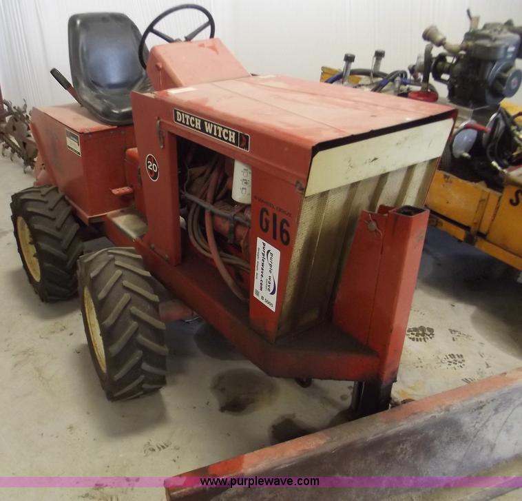 image for item B5005 Ditch Witch J20D trencher