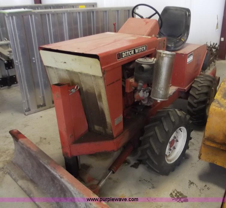 image for item B5005 Ditch Witch J20D trencher