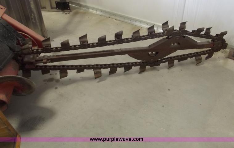 image for item B5005 Ditch Witch J20D trencher