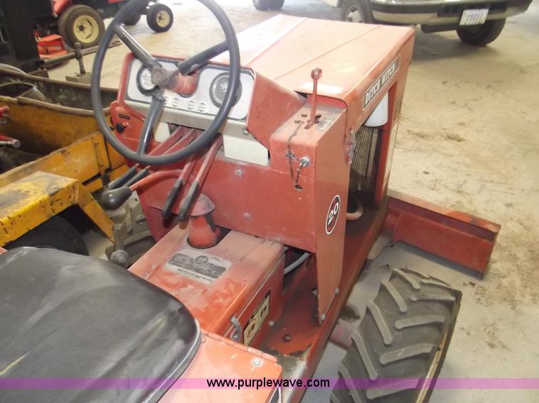 image for item B5005 Ditch Witch J20D trencher