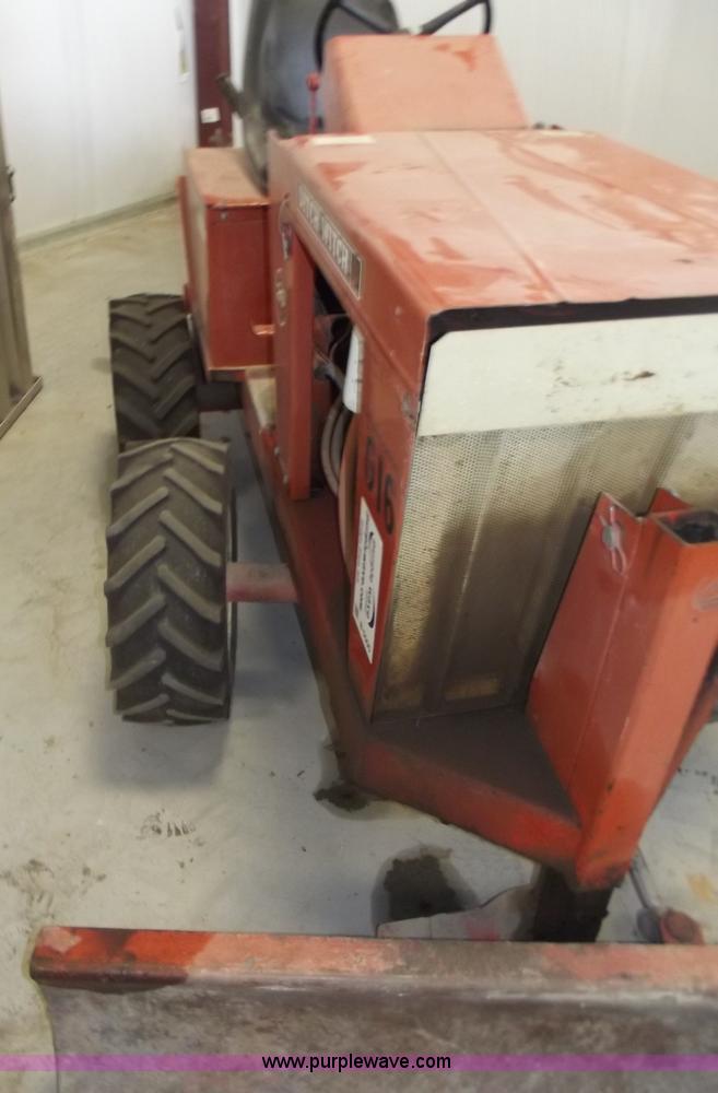 image for item B5005 Ditch Witch J20D trencher