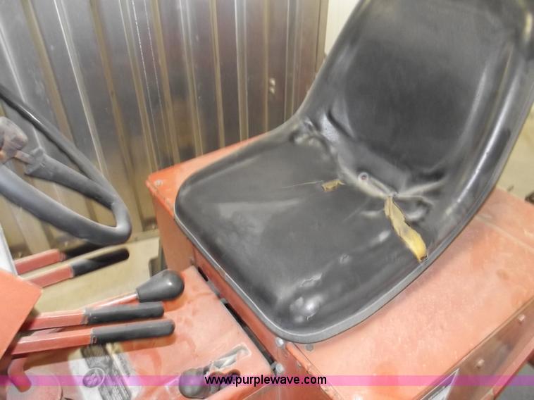 image for item B5005 Ditch Witch J20D trencher