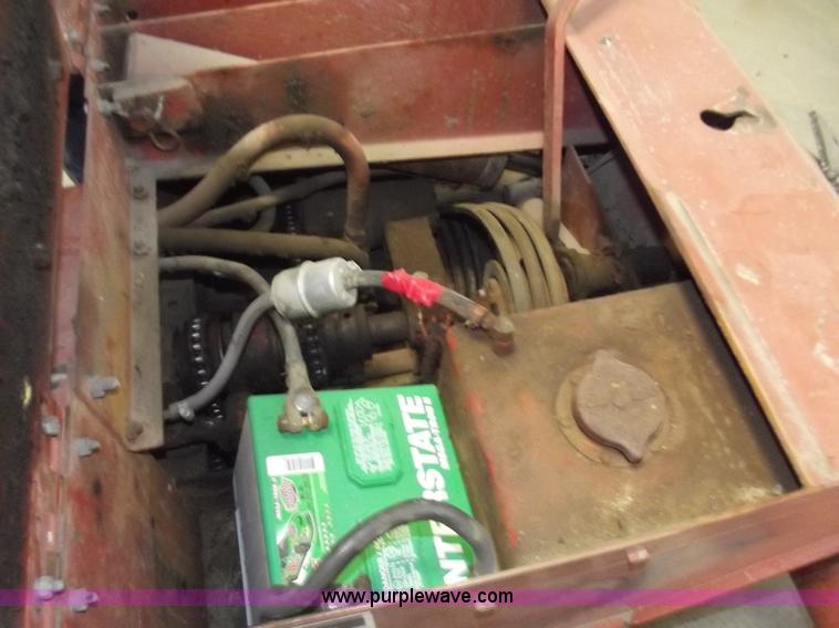 image for item B5005 Ditch Witch J20D trencher