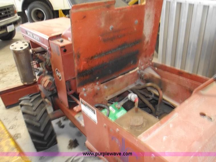 image for item B5005 Ditch Witch J20D trencher