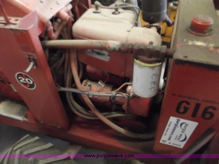 image for item B5005 Ditch Witch J20D trencher