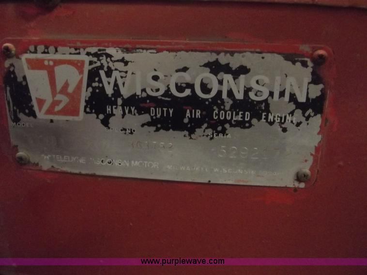 image for item B5005 Ditch Witch J20D trencher