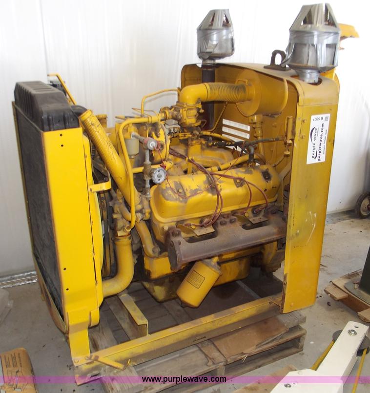 image for item B5007 1968 International UV549 eight cylinder LP engine