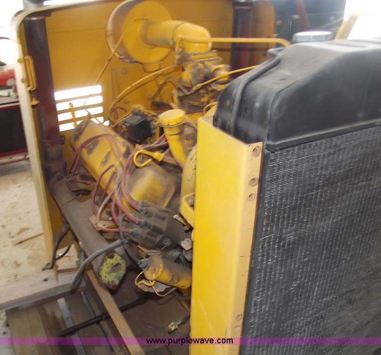 image for item B5007 1968 International UV549 eight cylinder LP engine