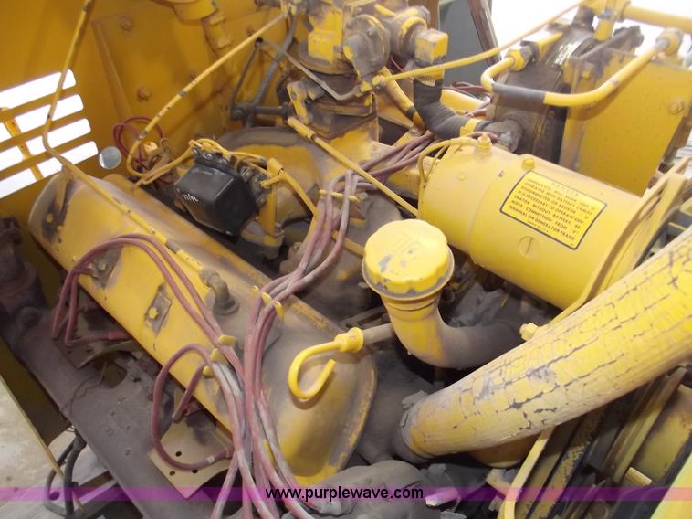 image for item B5007 1968 International UV549 eight cylinder LP engine