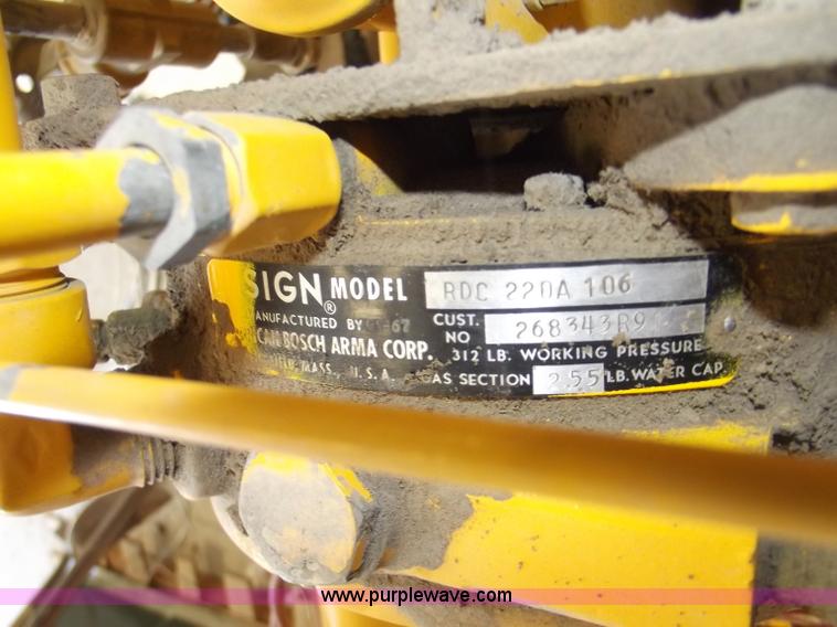 image for item B5007 1968 International UV549 eight cylinder LP engine