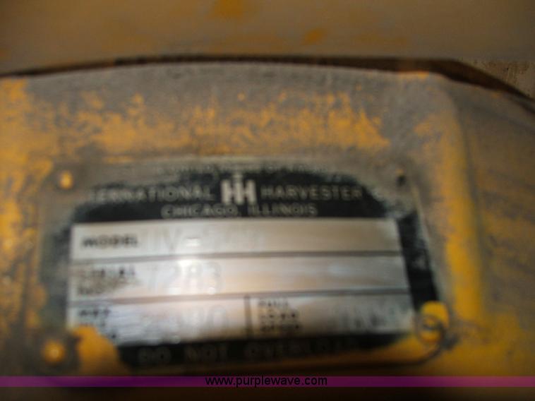 image for item B5007 1968 International UV549 eight cylinder LP engine