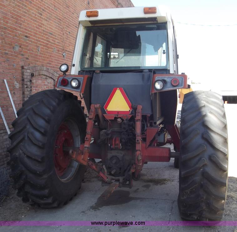 image for item B5015 International 186 tractor