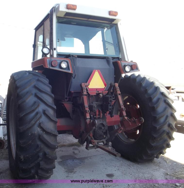 image for item B5015 International 186 tractor