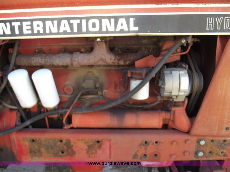 image for item B5015 International 186 tractor