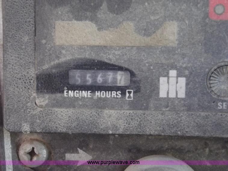 image for item B5015 International 186 tractor