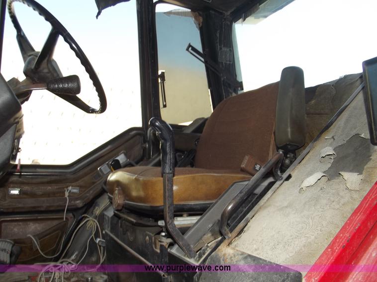 image for item B5015 International 186 tractor