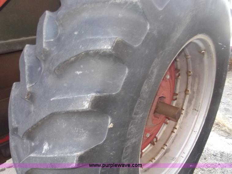 image for item B5015 International 186 tractor