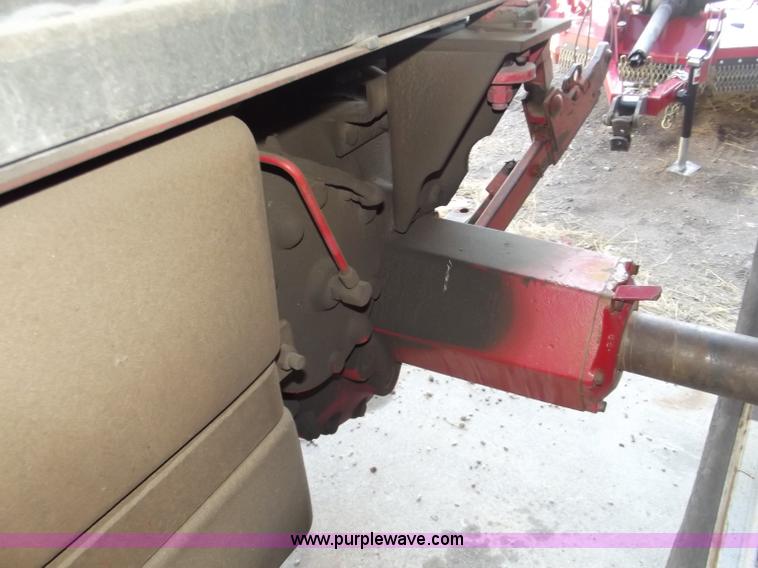 image for item B5015 International 186 tractor