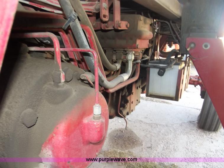 image for item B5015 International 186 tractor