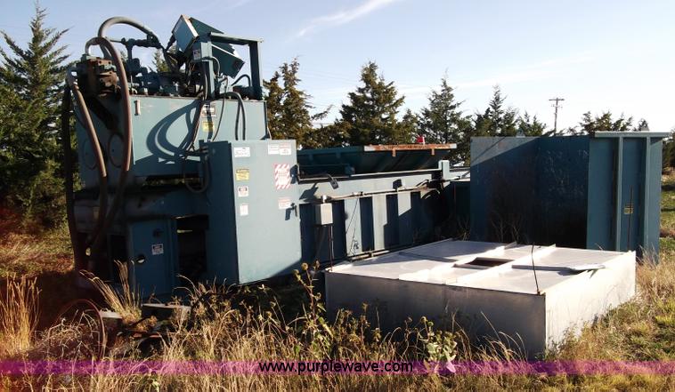image for item B5018 1997 Marathon two ram trash baler