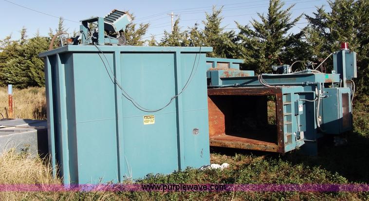 image for item B5018 1997 Marathon two ram trash baler