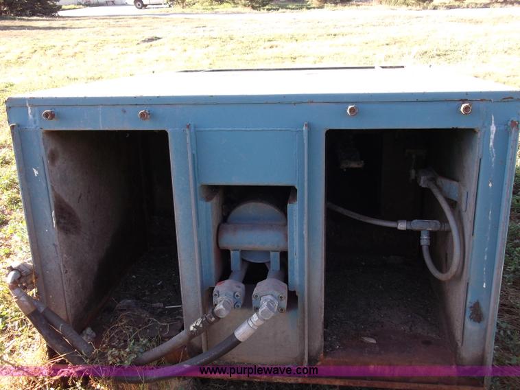 image for item B5018 1997 Marathon two ram trash baler