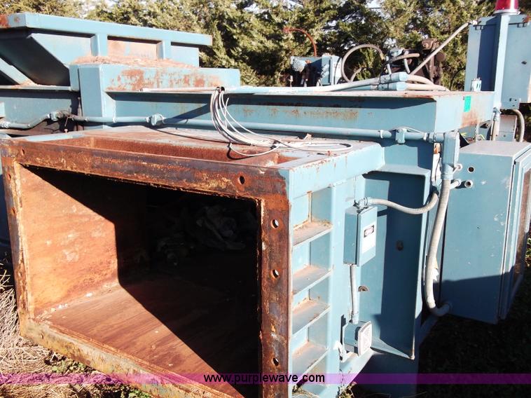 image for item B5018 1997 Marathon two ram trash baler