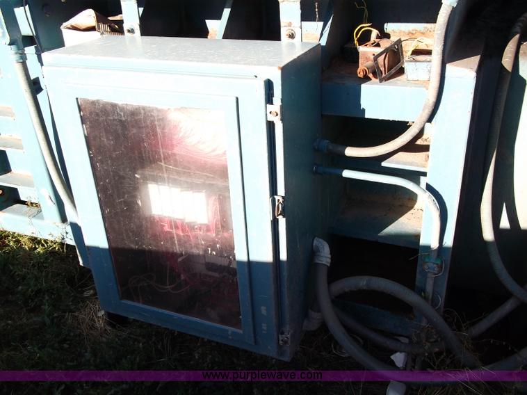 image for item B5018 1997 Marathon two ram trash baler