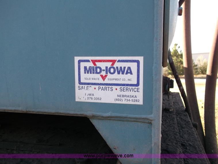 image for item B5018 1997 Marathon two ram trash baler