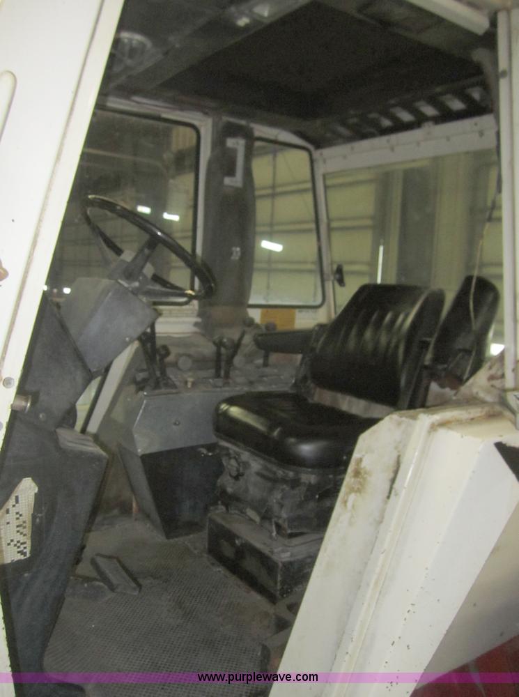 image for item B5507 1980 Case 2390 tractor