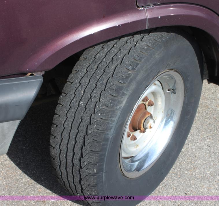 image for item B8501 1994 Dodge Ram B350 van