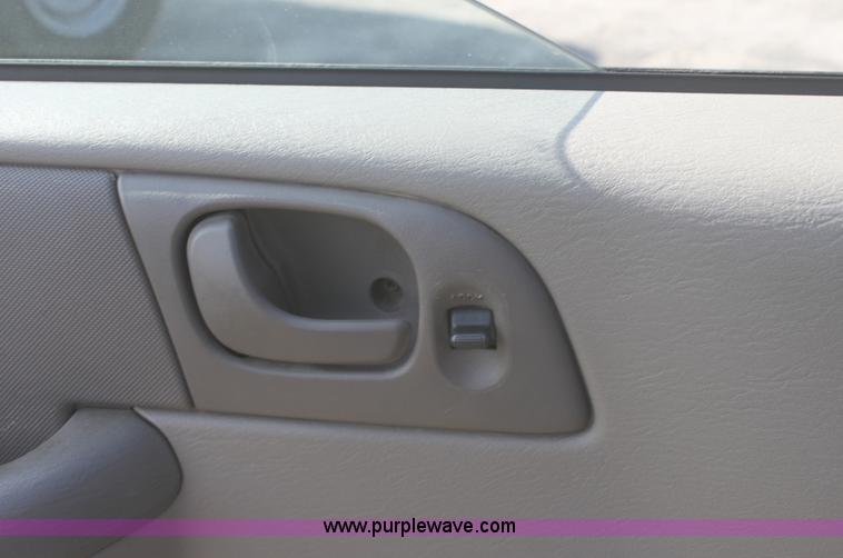 image for item B8502 2003 Dodge Caravan mini van