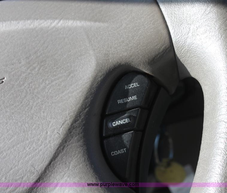 image for item B8502 2003 Dodge Caravan mini van