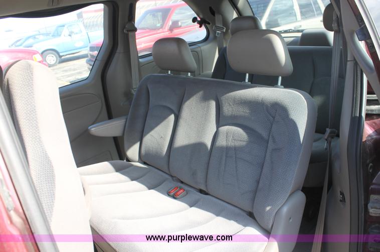 image for item B8502 2003 Dodge Caravan mini van