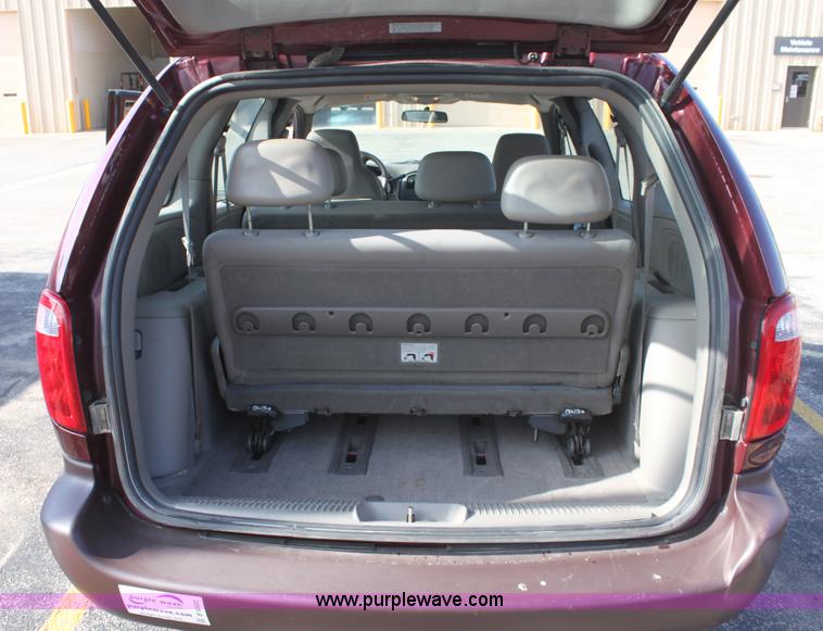 image for item B8502 2003 Dodge Caravan mini van