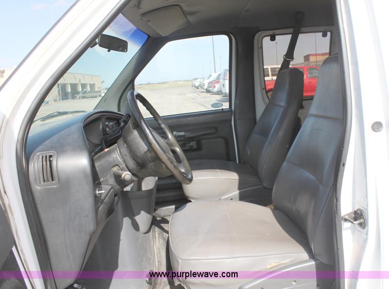 image for item B8503 1995 Ford E350 van