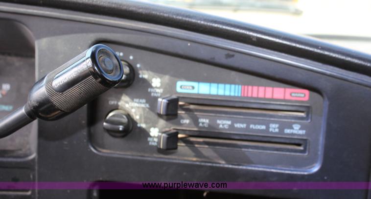 image for item B8503 1995 Ford E350 van