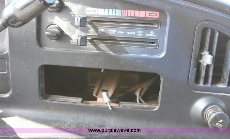 image for item B8503 1995 Ford E350 van