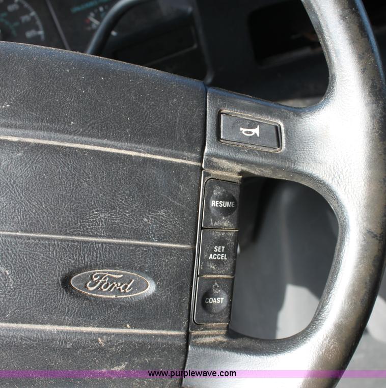 image for item B8503 1995 Ford E350 van
