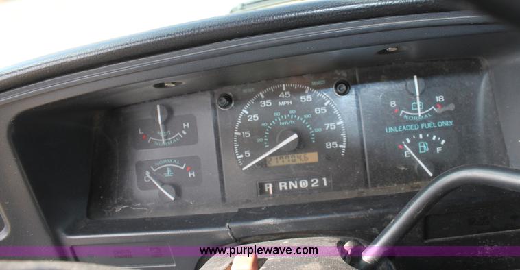 image for item B8503 1995 Ford E350 van