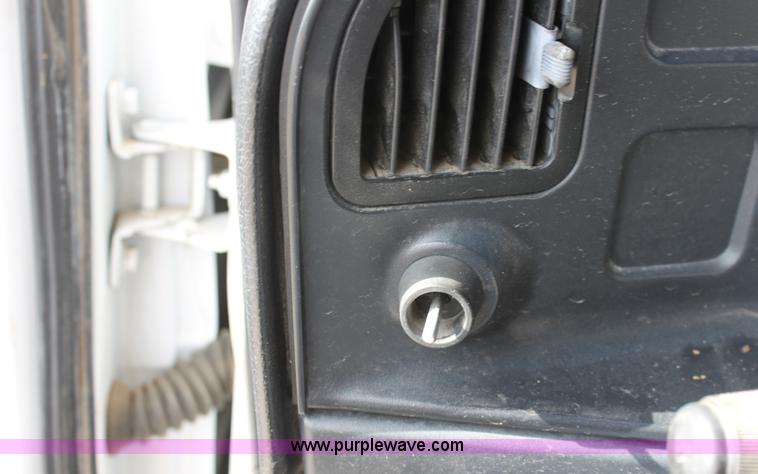 image for item B8503 1995 Ford E350 van