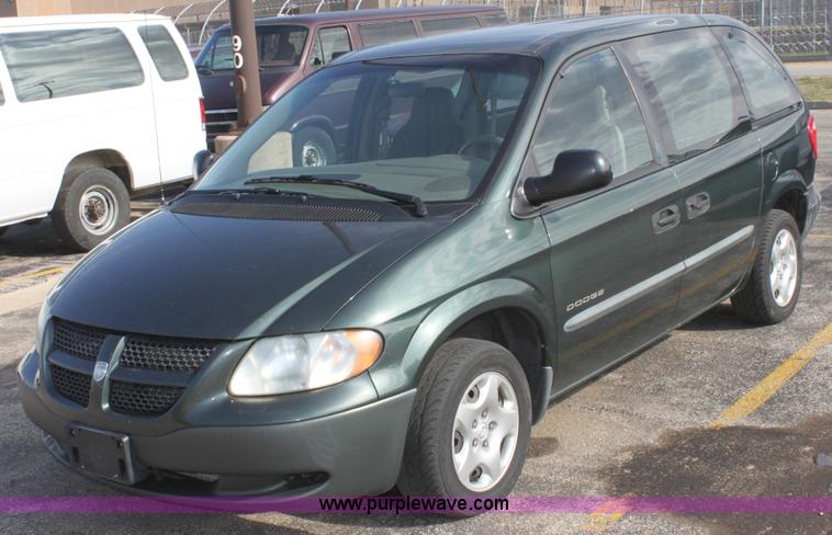 image for item B8504 2001 Dodge Caravan SE mini van