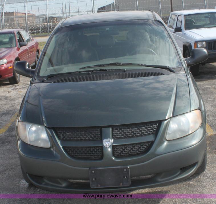 image for item B8504 2001 Dodge Caravan SE mini van