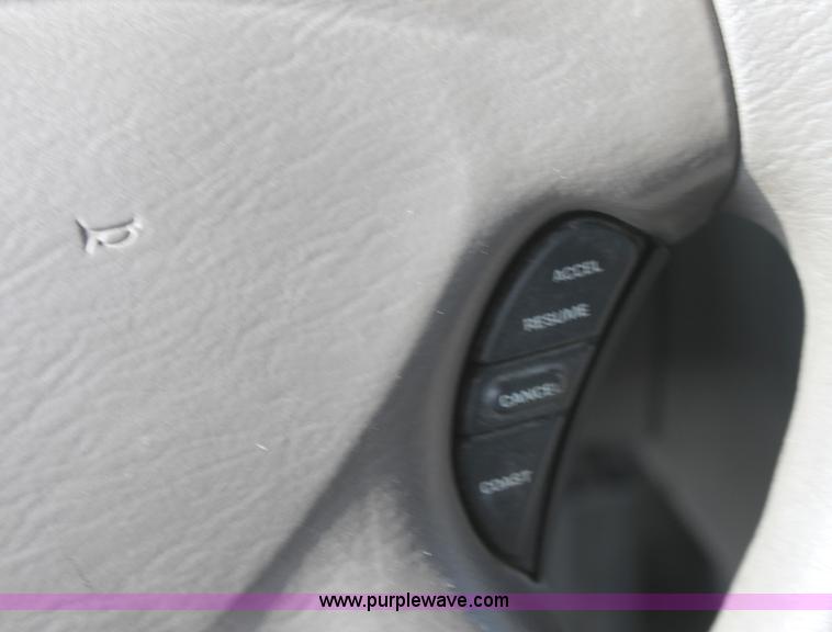 image for item B8504 2001 Dodge Caravan SE mini van