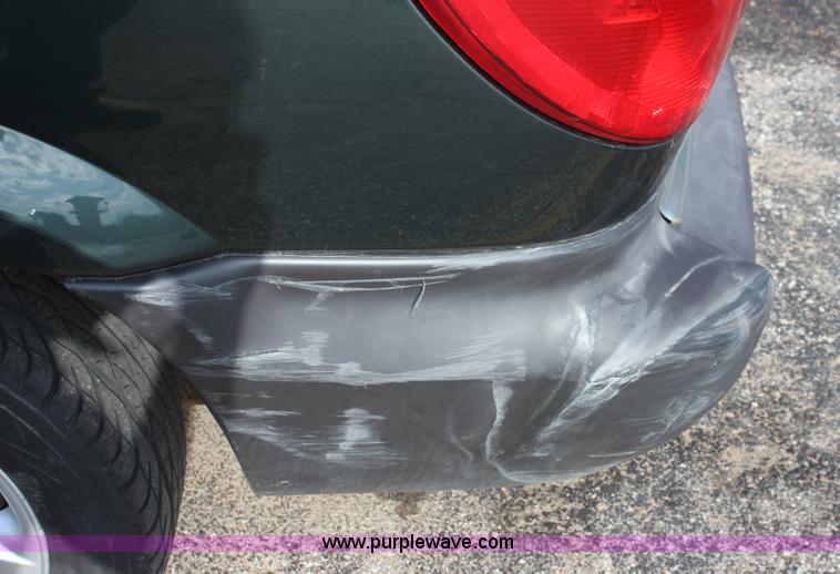 image for item B8504 2001 Dodge Caravan SE mini van