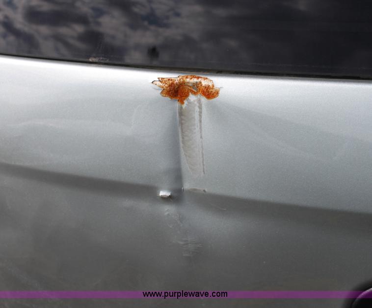 image for item B8504 2001 Dodge Caravan SE mini van